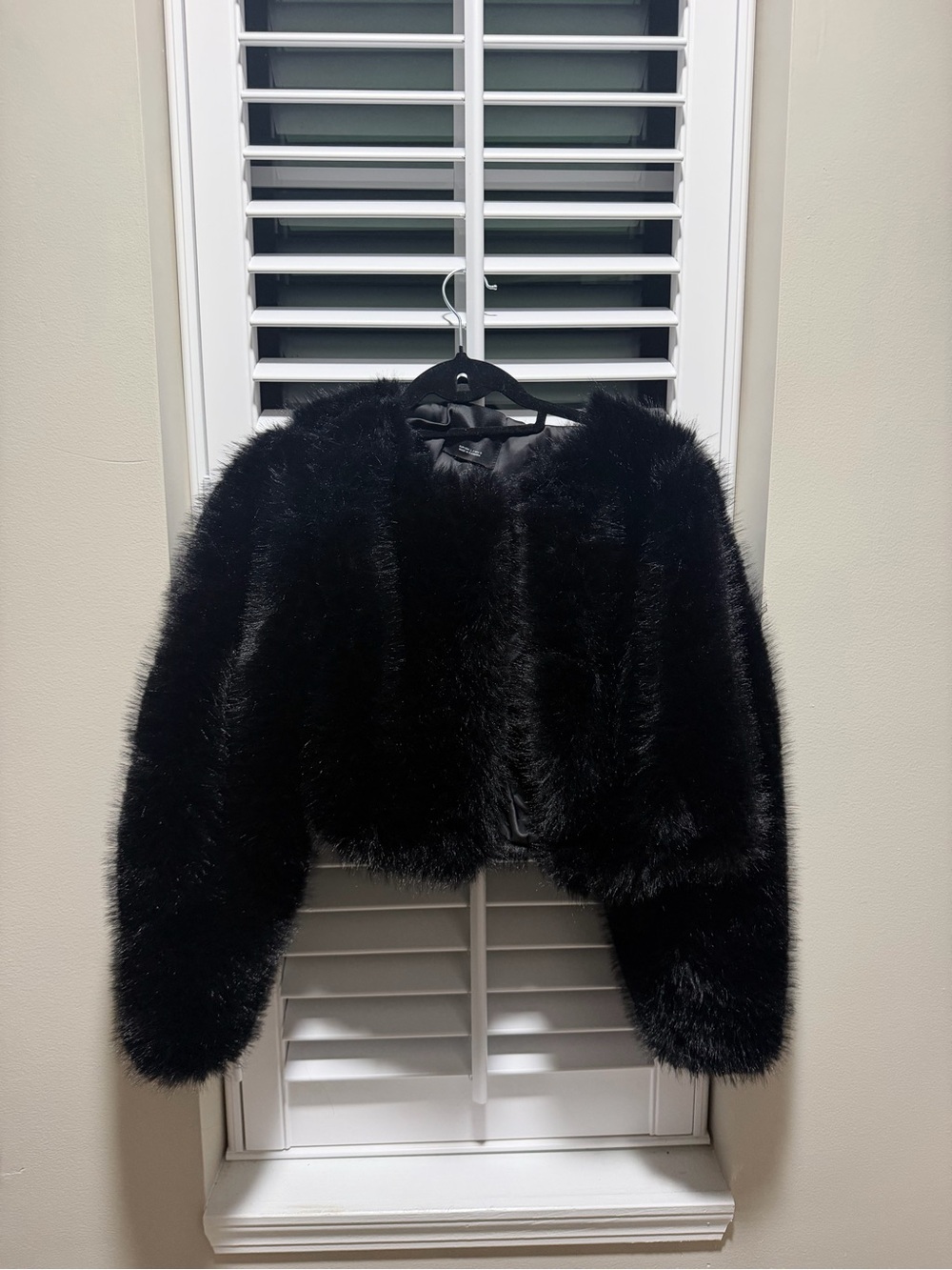 Mango Black Faux Fur Cropped Jacket